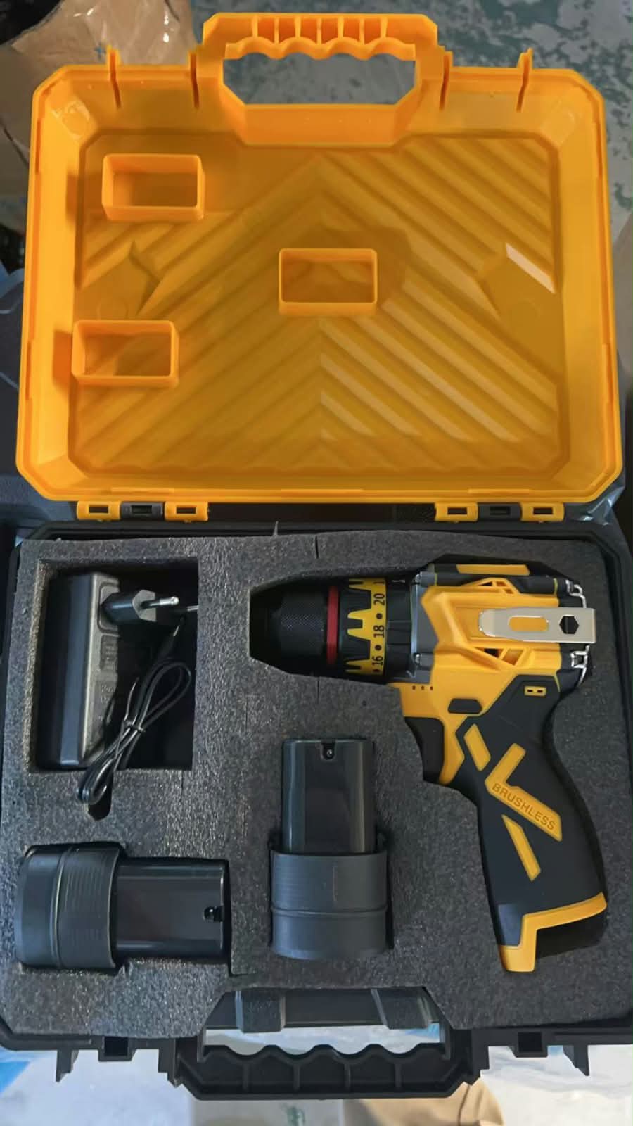 CORDLESS DRILL MACHINE 18VOLT